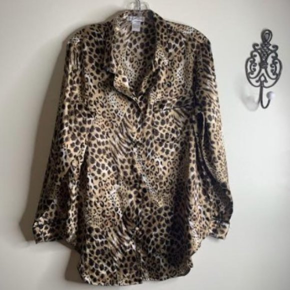 Ivy & Annabelle Satin Animal Print Sleepshirt - Picture 10 of 10